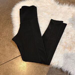 Onzie Black Leggings